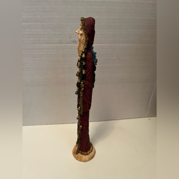 🌟2/$20 item (mix and match)🌟 Tall long-bearded resin Santa with sack of Toys - Picture 6 of 6